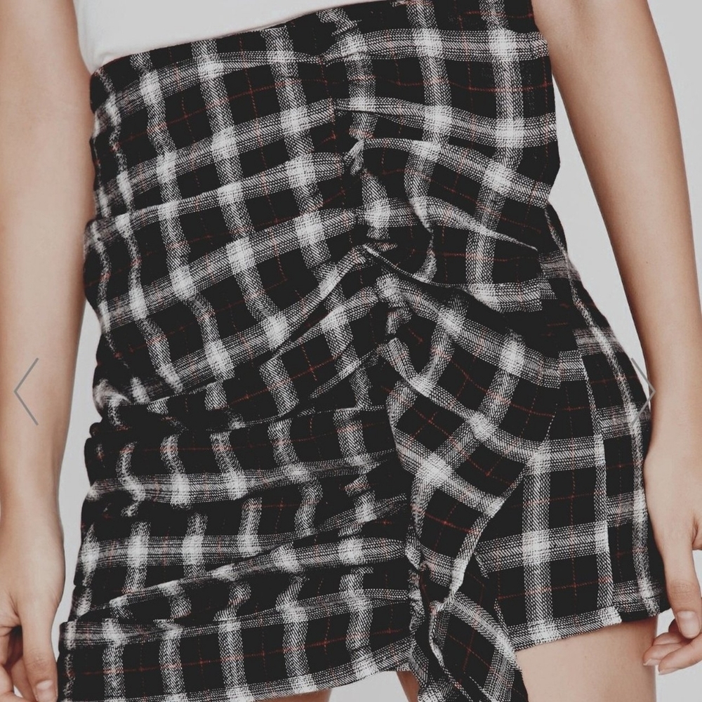 Black Ruffle mini skirt